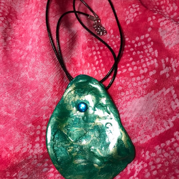 Seashell Handmade Necklace - Picture 4 of 16